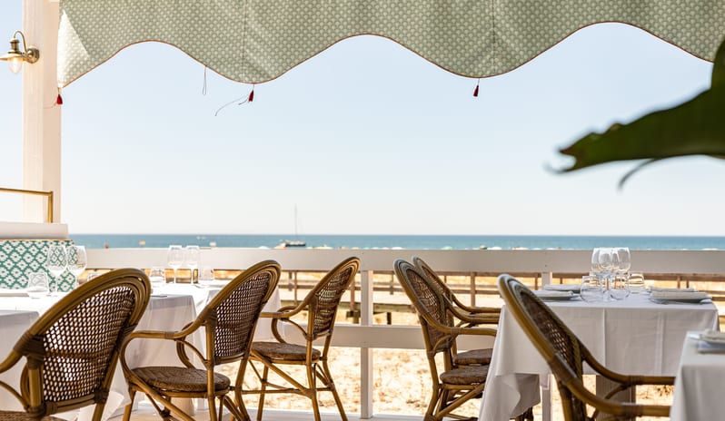 Acosta Restaurant Seating